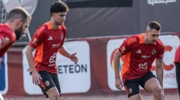 تدريبات تأهيلية وبدنية مكثفة للاعبي الأهلي الغائبين عن رحلة المغرب لتعزيز جاهزيتهم الفنية 1